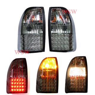 (1คู่) ไฟท้าย LED มิตซูบิชิ สตราด้า 1996-2004 (ฝาดำใส) Mitsubishi Triton Strada MK พร้อมขั้วและหลอดไฟ เสื้อไฟท้าย สตราดา