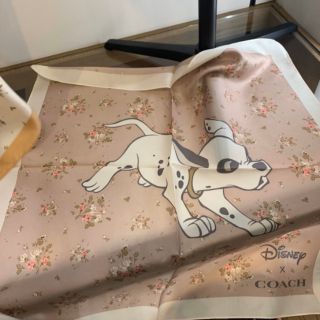 🎀 ส่งฟรี ผ้าพันคอ ลายดาเมเชียล DISNEY X COACH DALMATIAN FLORAL PRINT SILK BANDANA 89848 BLOSSOM 100% silk