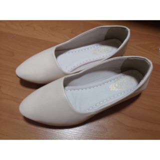 รองเท้าคัชชู ส้นเตารีด size 36-37 (ใหม่) จากราคา436