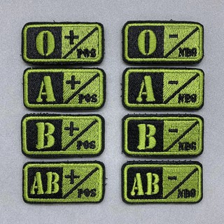 อาร์มผ้า กรุ๊ปเลือด 2x4 cm V4-G ปักสีเขียวทหารสลับดำ อาร์มติดตีนตุ๊กแก อาร์มผ้าตำรวจ เครื่องหมายผ้า กรุ๊ปเลือดตำรวจ ทหาร