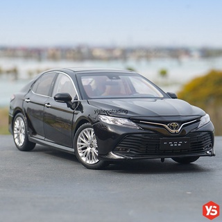 Diecast 2018 โมเดลรถยนต์ Toyota Camry ขนาด 1:18 สีดําสีขาวสีแดง