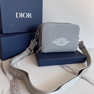 กระเป๋า Christian Dior Pouch with shouder strap          💛ใบนี้งานสวยมากๆ งานหนังแท้