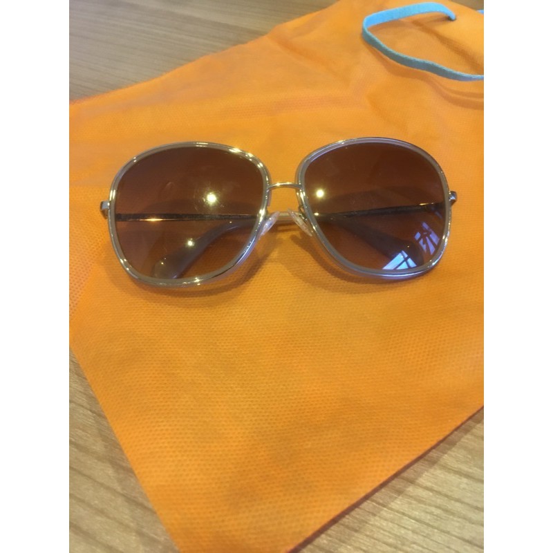 แว่นตากันแดดสีน้ำตาล แบรนด์ Charles&Keith มือสอง