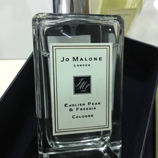 JO MALONE LONDON English Pear &amp; Freesia Cologne 100 mL.#สินค้าจากpepperperfume #รูปของร้านpepperperfume กรุ่นกลิ่นของฤดู