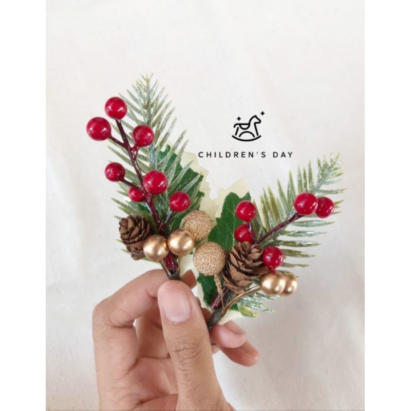(พร้อมส่ง)จากไทย ช่อคริสมาสต์ ตกเเต่งหรูหรา ช่อสนจิ๋ว ลูกสน ช่อดอกไม้ ช่อจิ๋ว ช่อดอกไม้แห้ง