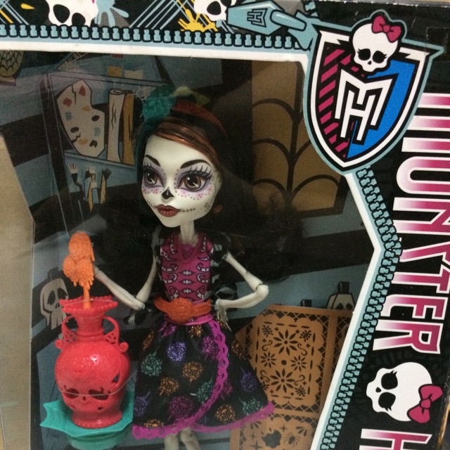หายาก monster high มอนเตอร์ไฮน์  skelita ใหม่ในกล่อง / บาร์บี้ barbie