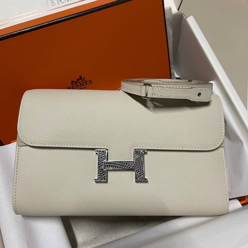 พร้อมส่ง❌HERMES  CONSTANCE WALLET TO GO CRAIE LIZARD 🦎 BUCK EPSOM LEATHER STAPM  “ U “💯💯