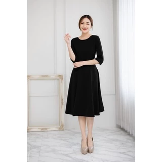 TEESBRAND T1418 ชุดทำงานสีดำ ทรงบาน เสื้อคอกลม แขนห้าส่วน ชุดสุภาพ ใส่งานพิธี สินค้าพร้อมส่ง