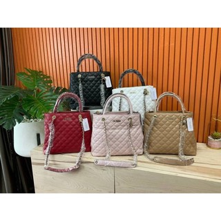 GUESS ILLY SOCIETY SATCHEL BAG กระเป๋าถือและสะพายข้าง ทรงสวยหรู เอาใจสาวสตรอง