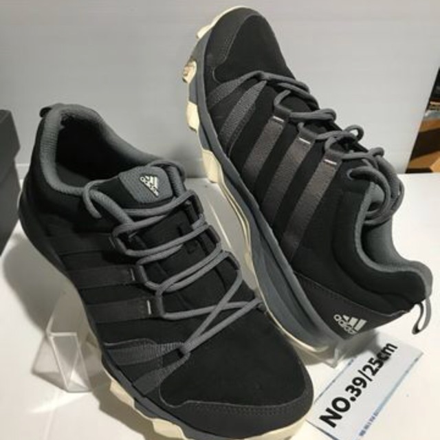 adidas axa traxion
