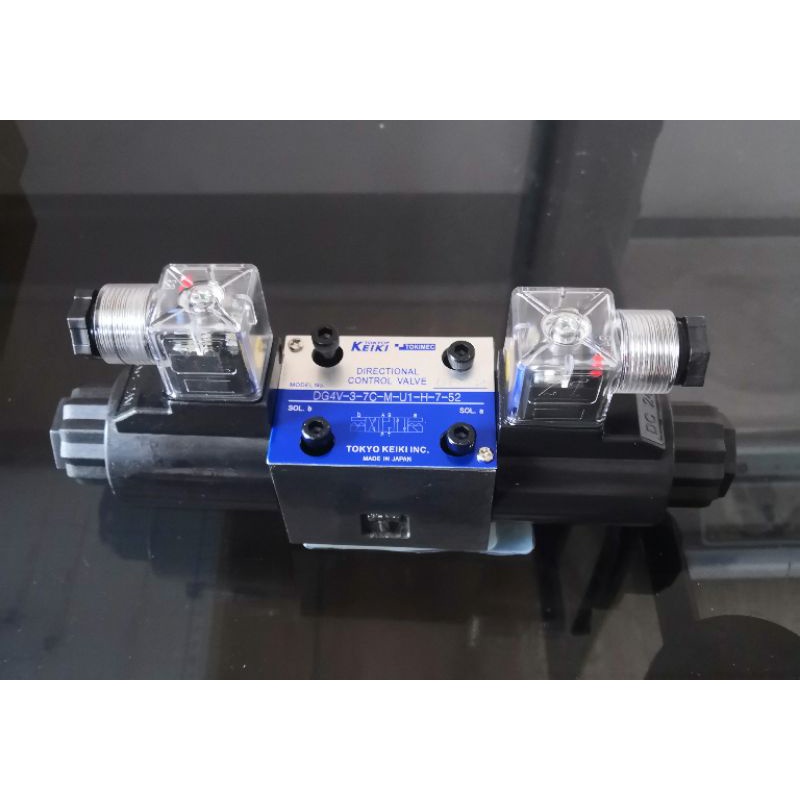 TOKIMEC​ SOLENOID​ VALVE​ Model​ : DG4V-3-7C-M-U1-H-7-52