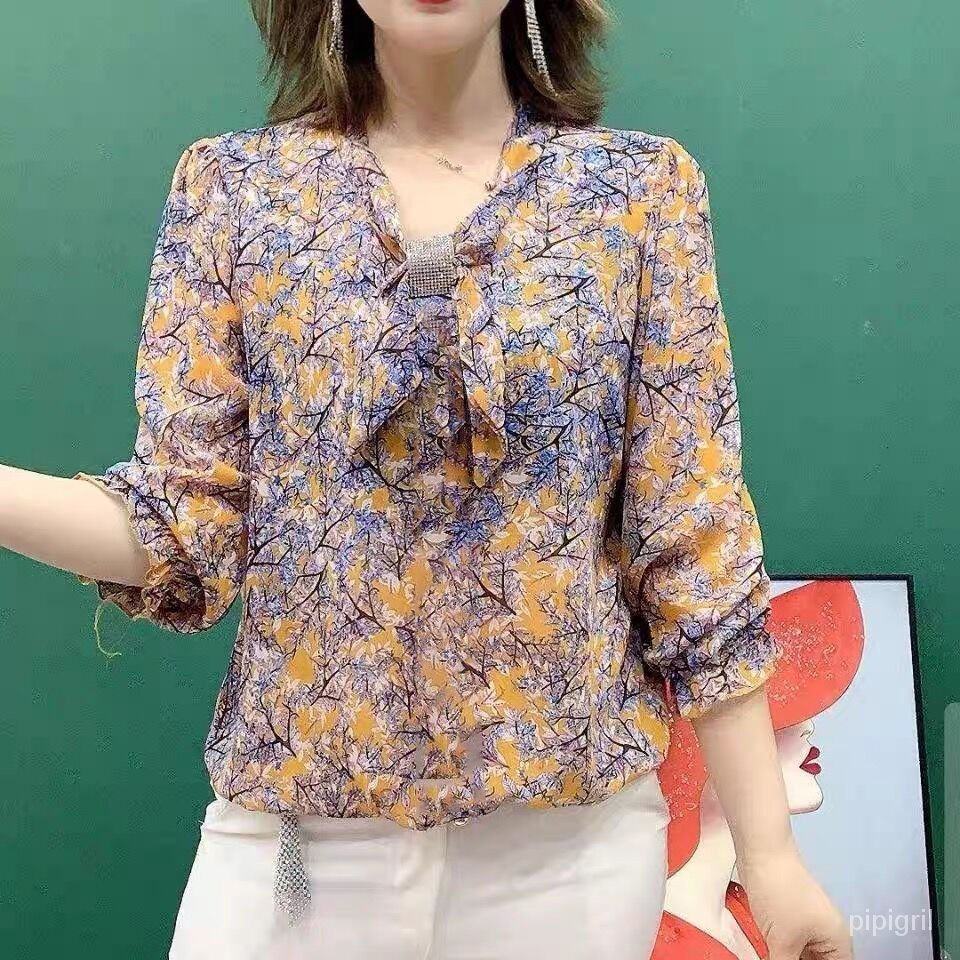 ส่วนบาง แม่วัยกลางคน เสื้อขนาดเล็ก เสื้อชีฟองลายดอกไม้หญิง สาวอวบ
