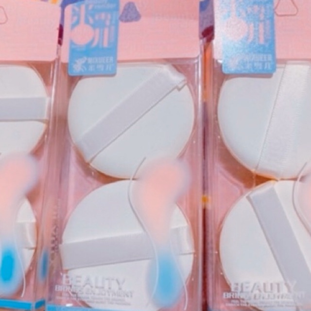 Puff cussion (พัฟคุชชั่น , พัฟแต่งหน้า , พัฟลงรองพื้น) เนื้อพัฟนุ่มไว้สำหรับแต่งหน้า ลงรองพื้น หรือค