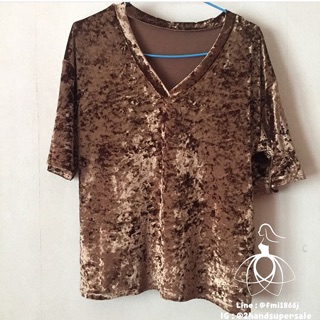 เสื้อยือคอวี กำมะหยี่