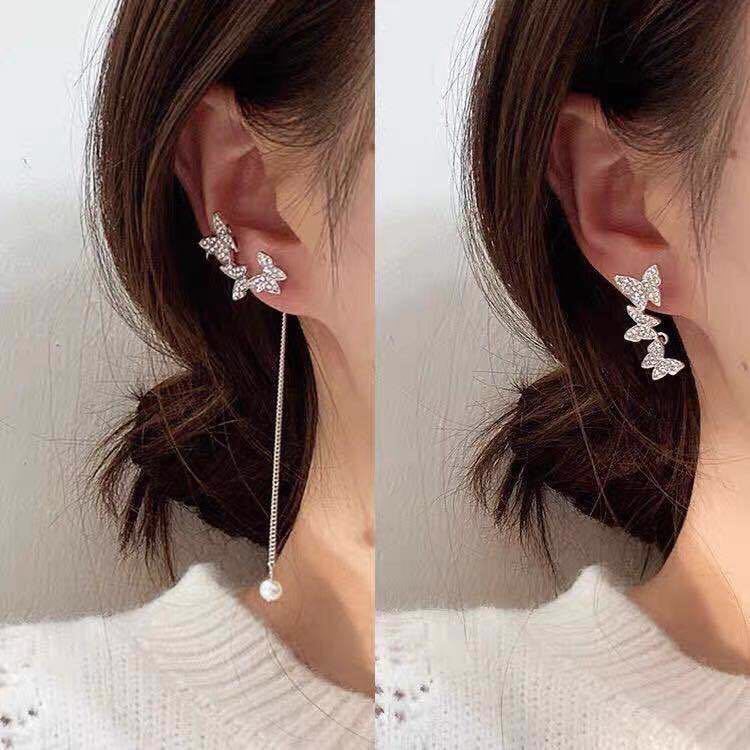 ส่งจากไทย ต่างหูแฟชั่น ออกงาน ผีเสื้อจิ๋วดีไซน์เก๋ๆ ข้างนึงสั้นข้างนึงยาว หนีบใบหูแล้วมาเจาะด้านล่าง อะไหล่สีเงิน