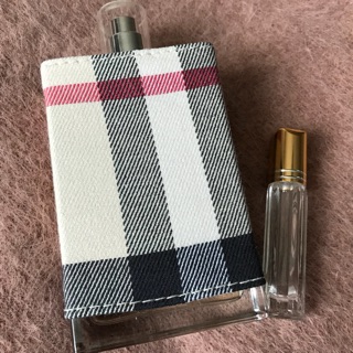 Burberry london for women EDP แบ่งขาย 5ml. ใส่ขวดลูกกลิ้งค่ะ ของแท้ หอมมากๆๆๆ อยากให้ลองค่ะ ฟรุ้งฟริ้งดอกไม้ฟู่ฟ่า 🌸✨