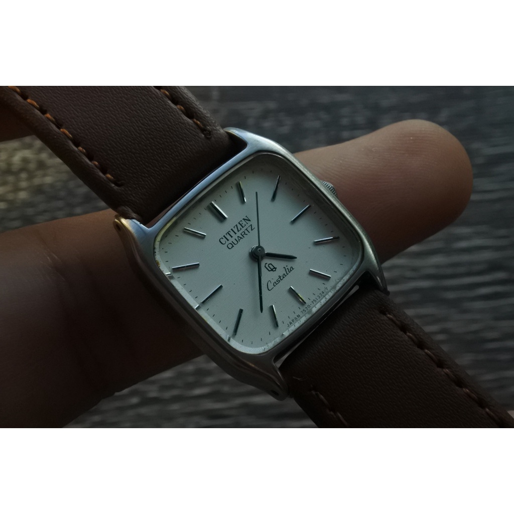 นาฬิกา Vintage มือสองญี่ปุ่น CITIZENระบบQuartz ผู้หญิง ทรงสี่เหลี่ยม กรอบเงิน หน้าขาว หน้าปัด 24mm