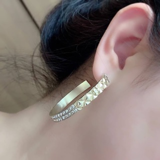 Earring ต่างหูห่วง collection ล่าสุด ชนช็อปคะ รับรองสวยวิ้งมากกกกก งานดี ตัวเรือนรับประกันความพอใจเลยค่ะ