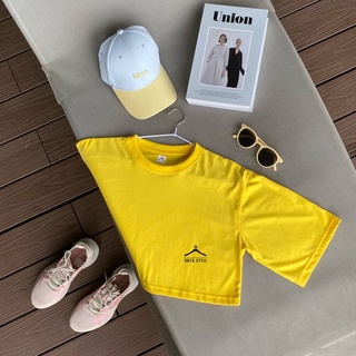 A start 🪐☁️✨เสื้อครอปสีเหลืองสด moon yellow 🌕✨สีสดแบบขับผิวนางแบบผิว undertone เหลืองใส่สีนี้คือดูไบร์ทมากกก