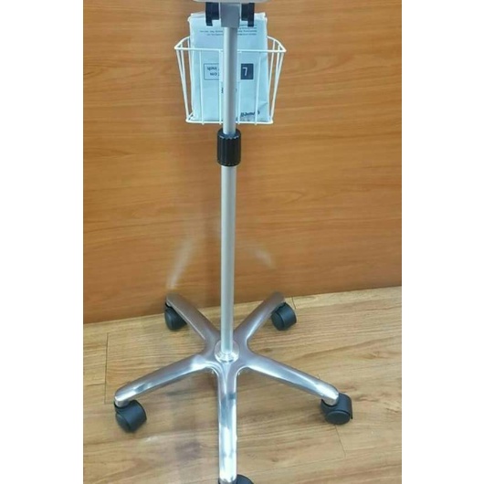 ขาตั้งเครื่องวัดความดันยี่ห้อ  yuwell  รุ่น YE680E