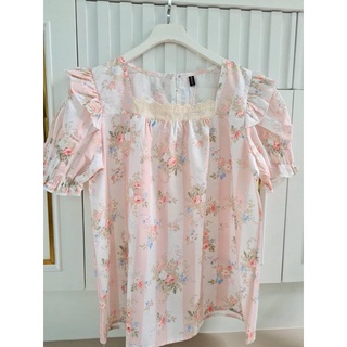 เสื้อคอเหลี่ยมแต่งแขนตุ๊กตา