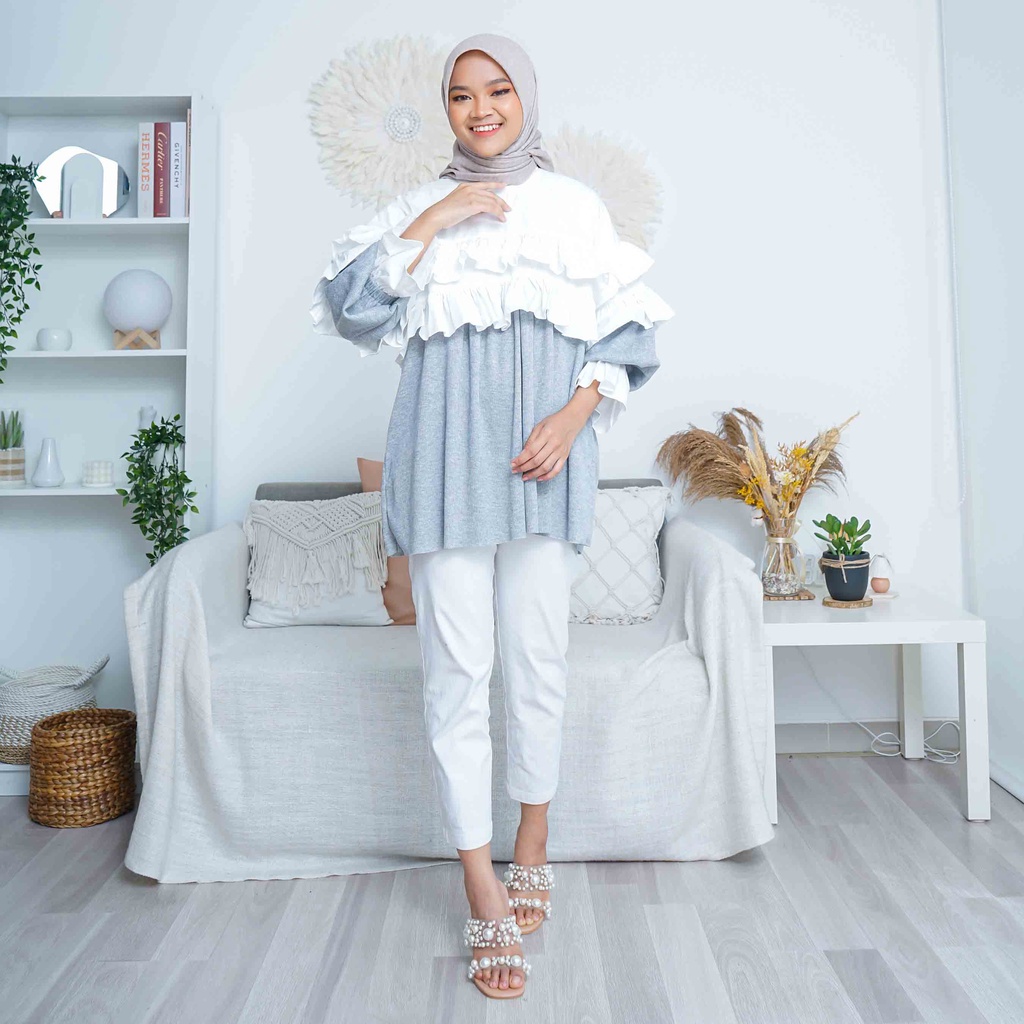 Restu Anggraini - เสื้อ Ezra