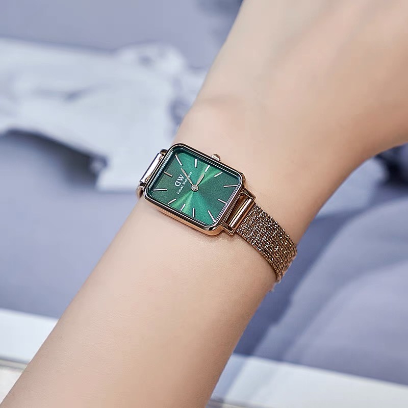 DW- Quadro ขนาด 20x26mm / 29x36.5mm นาฬิกาข้อมือชาย-หญิง สไตส์หรูหรา
