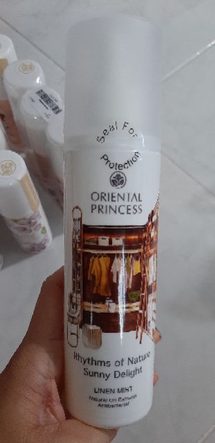 สเปรย์หอมฉีดผ้า โอเรียนทอล รุ่นใหม่ ขนาด 250 ml.