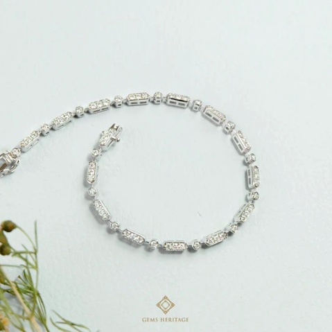 Gems Heritage : สร้อยข้อมือเพชรแท้ เพชรน้ำ98 เรือน 18k ทองคำขาว พร้อมใบรับประกัน  Blocks Diamond bracelet (BLWG031)