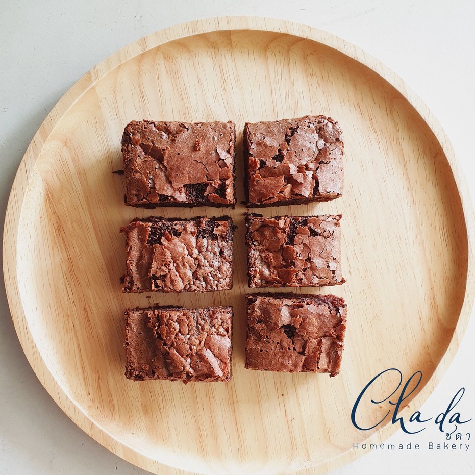Brownie - บราวนี่รสชาติเข้มข้นจากช็อคโกแลตแท้และเนยสดพรีเมี่ยม ไม่มีวัตถุกันเสีย สะอาด ปลอดภัย