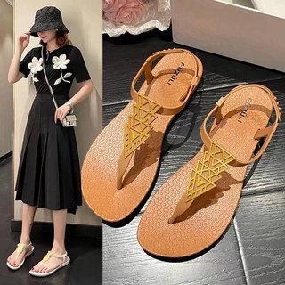 รอเท้าแตะรัดส้น หูหนีบ ลายพีระมิด สไตล์เกาหลี มี3สี สวยๆ 058