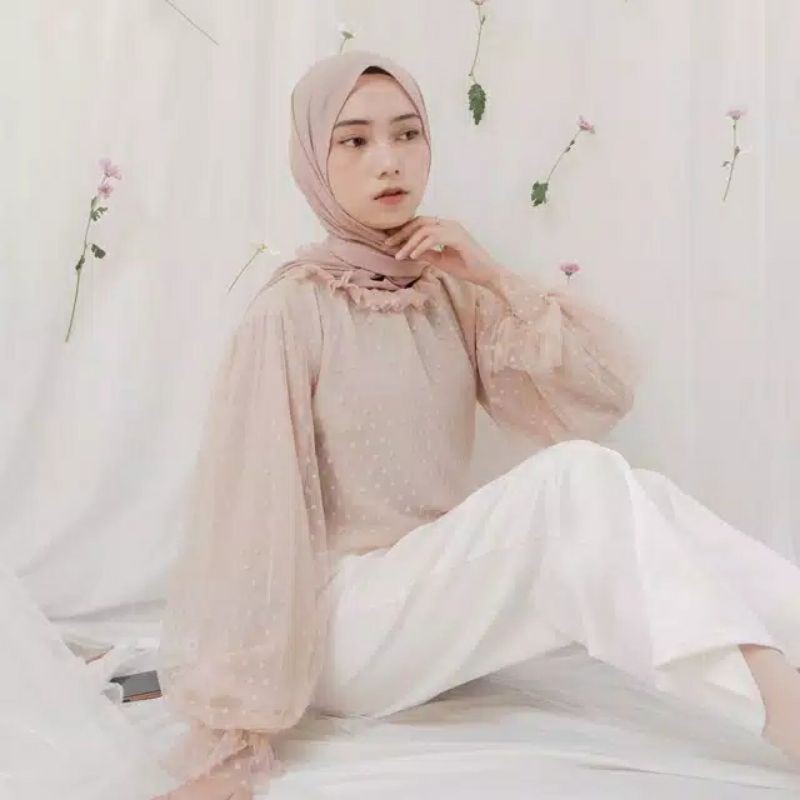 Dotty Blouse By Edmee Outfit