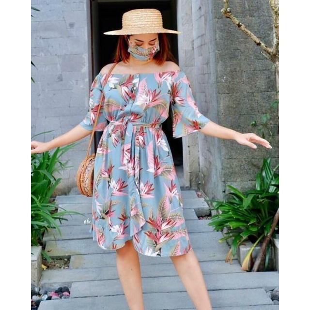 ชุดเดรส Alyssa******