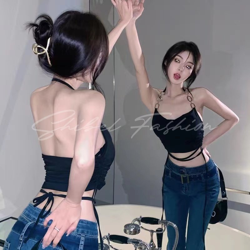 สายเดี่ยวเสื้อครอป ผูกเอว สีดำสไตล์สาวฮอต เชือกแขวนคอ จีบหลัง พร้อมสายโซ่ สุดเซ็กซี่
