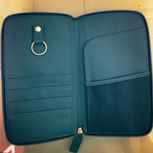 กระเป๋า Lacoste ขนาด 5’’x9.5’’