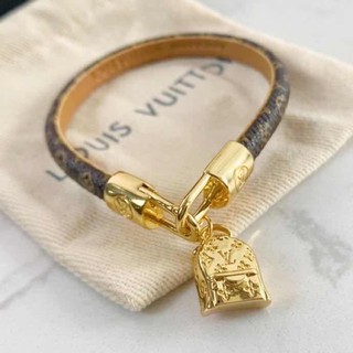 กำไลข้อมือBrandname เกรดHIEND 1:1 สลับแท้ Full set เอกสารครบ ปั้มทุกจุด ถ่ายจากงานจริง👍🏼💕