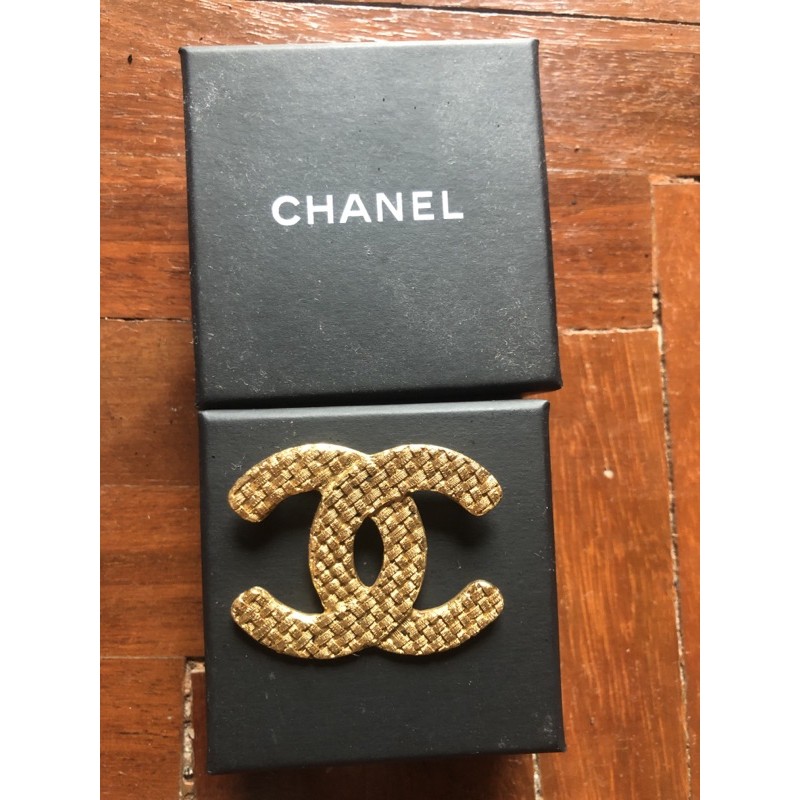 Chanel used เข็มกลัดทองวินเทจแท้ 100%