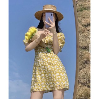 ** พร้อมส่ง ที่ไทย🇹🇭 ** Mini dress สีเหลืองลายดอกเดซี่ DS090