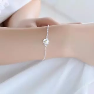 สร้อยข้อมือสีเงิน ประดับจี้ สําหรับผู้หญิง