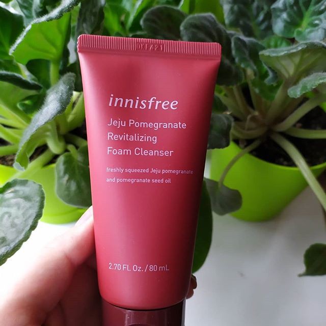 innisfree jeju pomegranate revitalizing foam cleanser