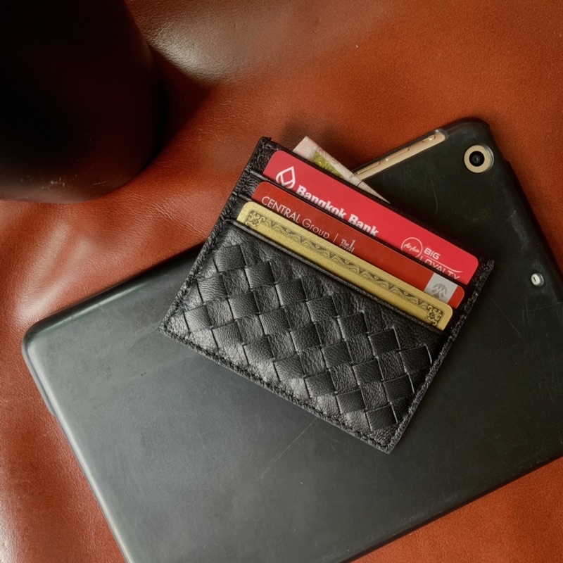 slim lambskin cardholder ที่ใส่บัตรทำจากหนังแกะแท้สาน มีช่องใส่แบงค์