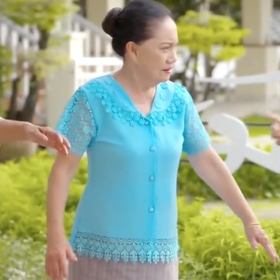 เสื้อลูกไม้คนแก่ ตัดดอก  รุ่น ปกบัว