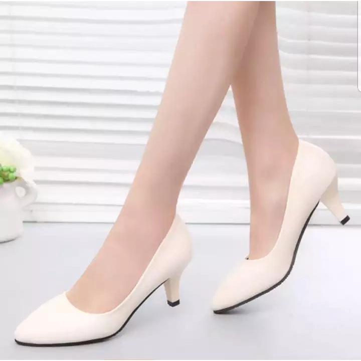 [ลดกระหน่ำ] รองเท้าส้นสูงคัชชู 1 นิ้ว / 2 นิ้วสำหรับผู้หญิง,รองเท้าหัวแหลมหนังมันเงาไตล์เกาหลีสวมใส่สบายรุ่นใหม่ F039