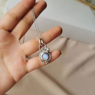 Moonstone​ Pendant จี้มูนสโตนสีรุ้ง​ ประดับมุก