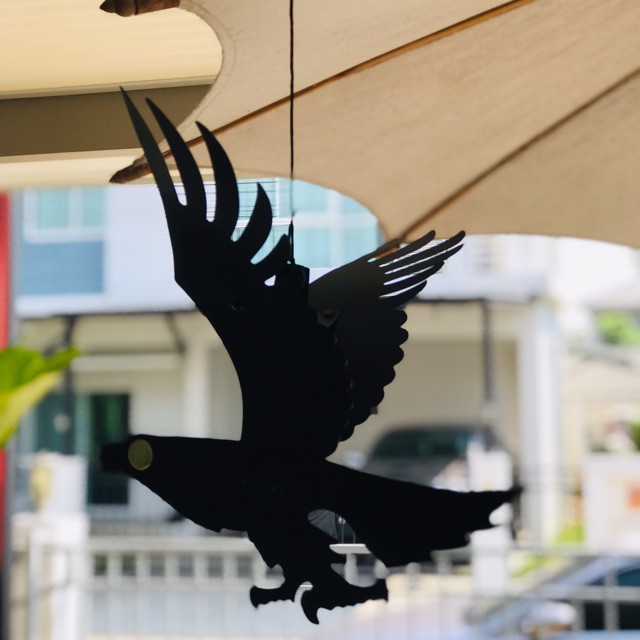 🚫 อุปกรณ์ไล่นก หุ่นรูปนกอินทรีย์ ไล่นกหุ่นแขวนป้องกันนก ขนาด 30x37 ซม. หุ่นไล่นก ที่ไล่นก อุปกรณ์ไล่นก อุปกรณ์ป้องกันนก - รูปที่ 2