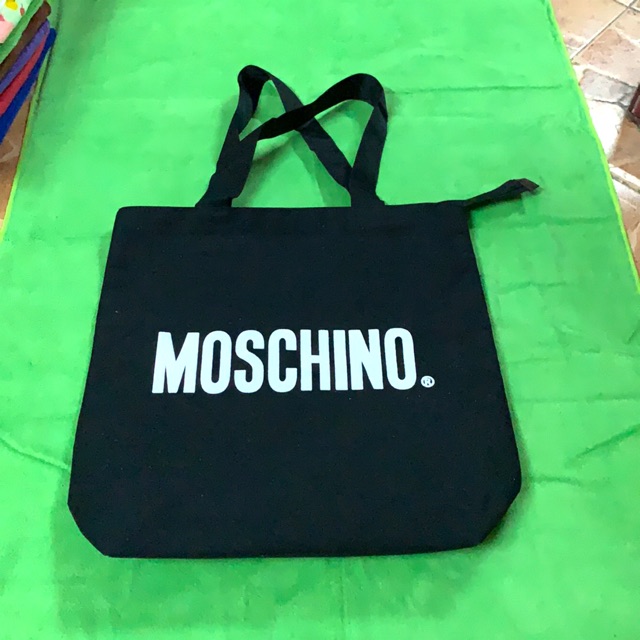 กระเป๋า ผ้า Moschino