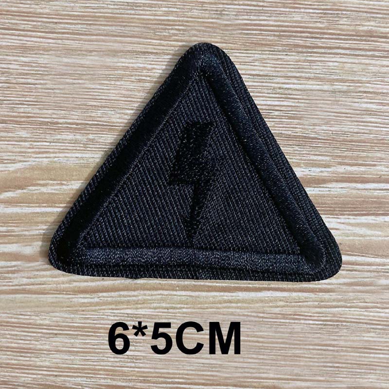 1pcs “SPORTS” “CLUB” ป้ายเย็บปักถักร้อยสีดํา Applique สติ๊กเกอร์ Self-Adhesive Patch,Easy Paste หรือตัดเย็บบนกระเป๋าเป้สะพายหลัง ราคา ถูกที่สุด ดีลบีเคเค แกลเลอรีภาพที่ 5