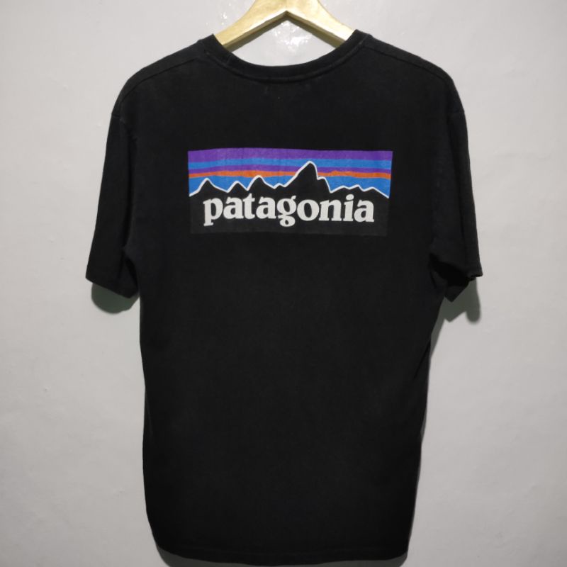 เสื้อยืดแบรนด์ Patagonia มือสอง