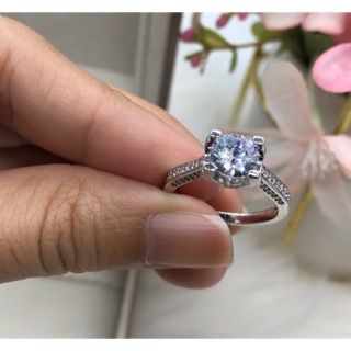 💍💛✨{พร้อมส่ง}แหวนเพชรCZวิบวับ งานหุ้มทองคำขาว เพชรเม็ดใหญ่ ดีไซน์เก๋มากแม่💙