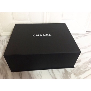 กล่อง Chanel แท้ ฝาแม่เหล็ก 13x10.5x5 นิ้ว